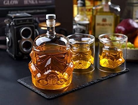 Whiskey set for men who are difficult to shop for; perfect gifts for fathers, husbands, or boyfriends.