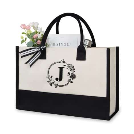 Customizable  Initial Tote, the perfect gift for women, moms, teachers, friends, and bridesmaids. Ideal for special occasions.