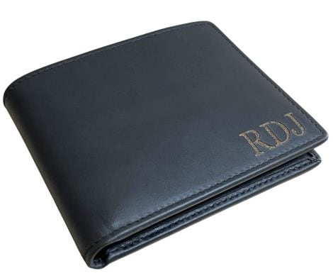 CraftZen’s personalized, engraved black leather wallet for men with RFID blocking and ID window, comes in a gift box.