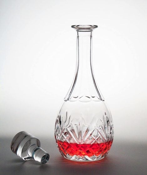 Bezrat Wine Decanter – Exquisite crystal glass, enhance your wine experience with this elegant gift.