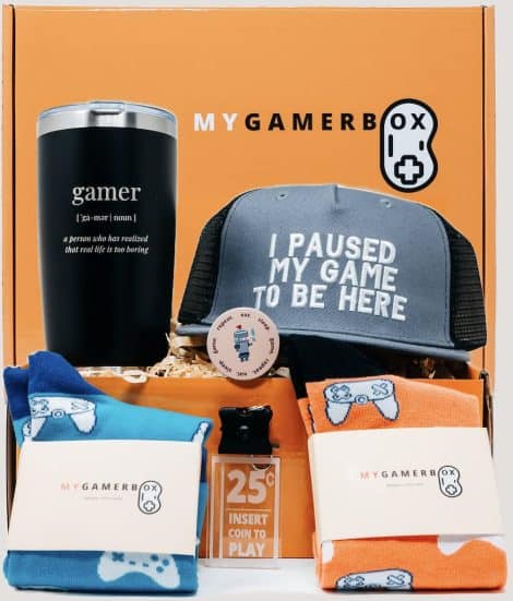 Gaming Gift Box: Packed with a Thermal Cup, Gamer Cap, Socks, Stylish Pop Socket, and Keychain – A Perfect Present for Teen Gamers, Friends, Men, and Women.