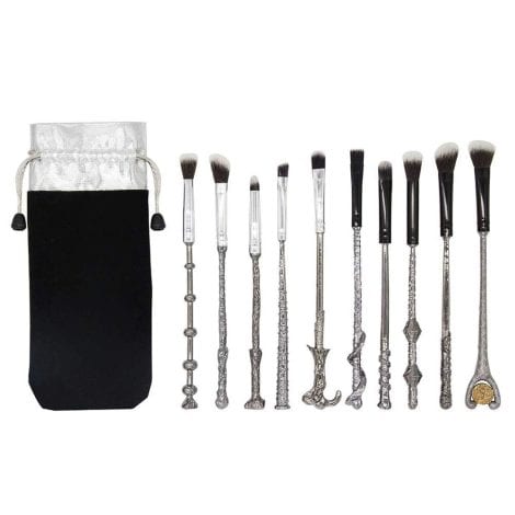 ARALOR’s 10-piece set of magical wand makeup brushes is tailor-made for American women.