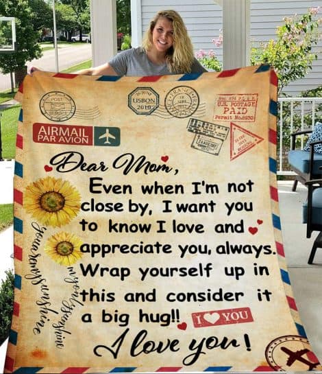 Cozy Mom Gifts: A Warm Fleece Blanket for Mother’s Birthday, Christmas, Thanksgiving; Perfect for Home Comfort.