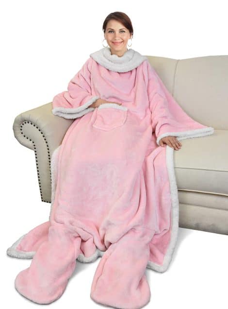 Catalonia Sherpa Wearable Blanket: Stay cozy with this sleeved throw blanket robe featuring foot pockets, perfect gift! – Pink.