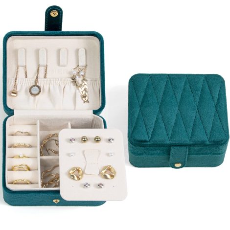 Travel Jewelry Case with Plush Velvet, Portable Organizer for Women, Girls, featuring Diamond Quilted Design. Perfect Gift!