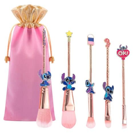 This 5-piece Black-B Cartoon Makeup Brush Set with Storage Bag is a perfect Christmas gift for girls and women.