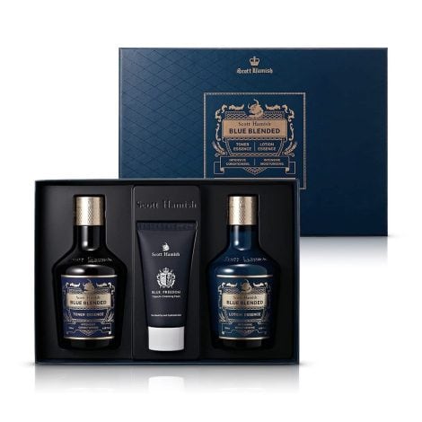 Scott Hamish Blue Set – Complete men’s skincare kit for moisturizing, conditioning, and a refreshing aftershave experience featuring bergamot and musky scent.