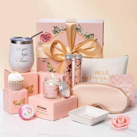 Thoughtful Care Package: Specialized Gift Box for Her – Mom, Sister, Wife – Personalized Relaxation Gift.