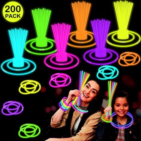 “200 Glow Sticks Party Pack with Accessories, Perfect for Kids’ Christmas Stocking Stuffers and Goodie Bags!”