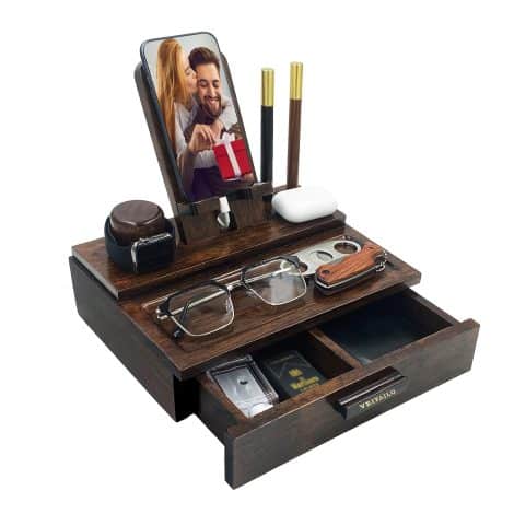 VEIYAILU Wood Phone Docking Station with 2 Wood Gift Pens – Perfect Gifts for Men. Ideal for birthdays, anniversaries, and holidays.