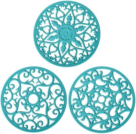 Teal Silicone Trivets Set: Protect countertops from heat while adding a stylish touch to your kitchen.