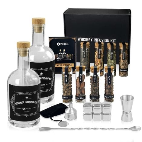 Gift set for whiskey enthusiasts – includes wood chips, steel ice cubes, jigger, spoon, and funnel. Perfect for him on special occasions.