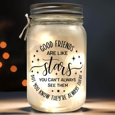 Gift the “Glowing Memories” Mason Jar Lights to your loved ones for a cozy festive ambiance.