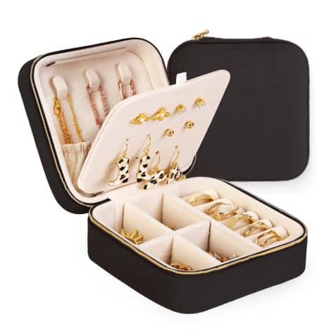 Quatish Travel Jewelry Case: Stylish and compact jewelry organizer for women on the go, perfect holiday gift for teens.