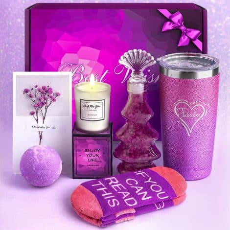 Spa Retreat Gift Basket: Pamper the special ladies in your life with a relaxing Christmas treat.