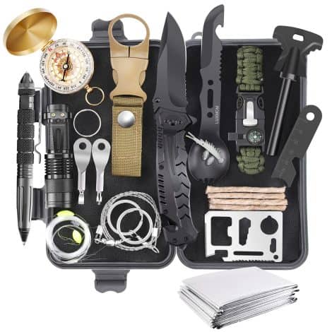 The LUXMOM Survival and First Aid Kit includes 142 essential items and a Molle pouch, perfect for adventurous men. Ideal for Christmas gifts.