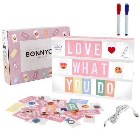 Bonnyco’s Pink Cinema Light Box comes with 400 letters, emojis, and 2 markers for personalized decoration. Perfect gift for women and girls.