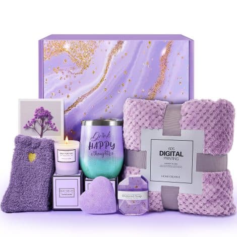 Pampering Spa Gift Set: Perfect presents for her, including cozy blanket – ideal for special occasions.