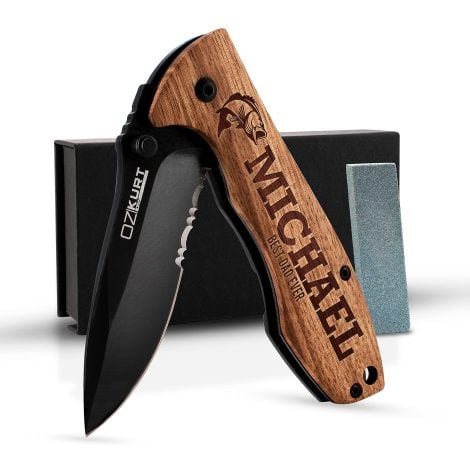 Personalized Oak Wood Pocket Knife: Customize with 36 icons and 20 font choices – Unique Gift for Men.