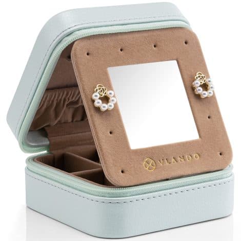 Vibrant Mint Green Travel Jewelry Box – Compact and Stylish Organizer for Women’s Accessories – Must-Have Gift!