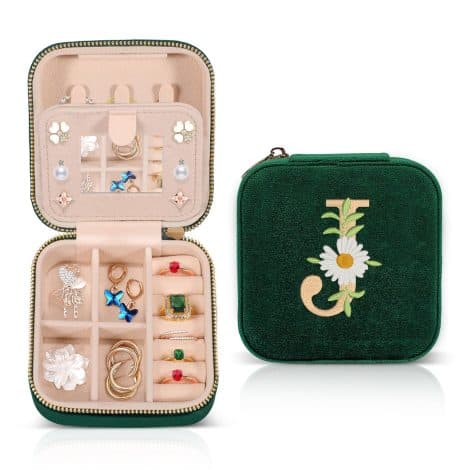 GSPY Travel Jewelry Box, a compact and stylish personalized organizer for women’s jewelry – perfect gift for Christmas or birthdays.