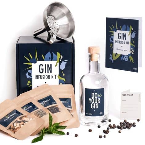 Craftly’s Gin Infusion Kit: Elevate homemade cocktails with all-natural botanicals, perfect for mixologists and as a thoughtful gift.