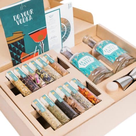 Make Your Own Vodka Kit: Craft your personalized vodka flavors with cool spices, bottles, and recipe included. Perfect for birthdays and bartenders.