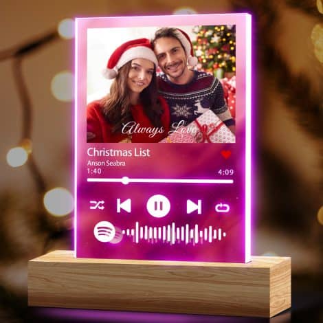 Personalized Spotify Music Plaque: Perfect gift for significant others, friends, and family – ideal for birthdays and anniversaries.