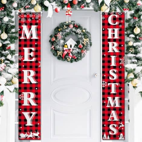 Festive Christmas outdoor decor: Merry Christmas banners, red buffalo plaid front porch signs for American homes.