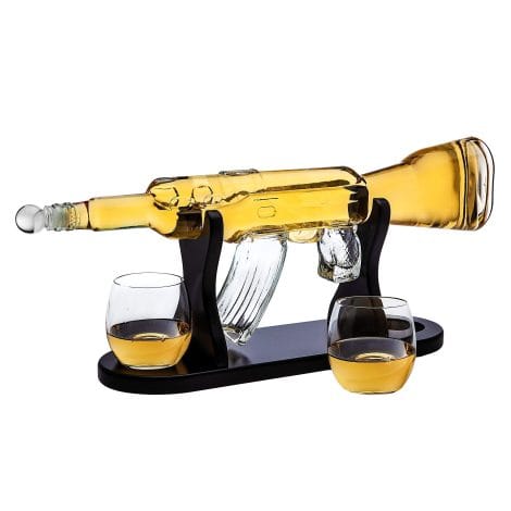 Clear Whiskey Decanter Set with Rifle Design and 2 Glasses – Perfect Gifts for American Dads.