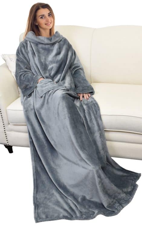 Catalonia Cozy Blanket Robe with Sleeves and Pocket – Warm and Soft Wrap for Women and Men, Perfect Gift.