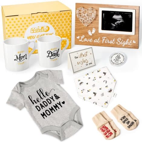 “Cubotn First Time Mom Gift Set – Delightful presents for expecting parents: pregnancy announcement, baby shower items!”